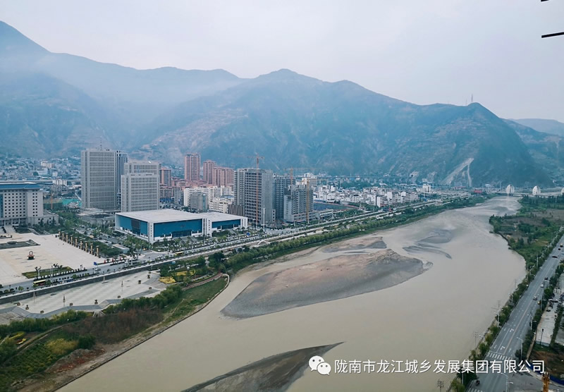 匠心傾注、喜封金頂——龍江?雙子座商住小區(qū)主體順利封頂