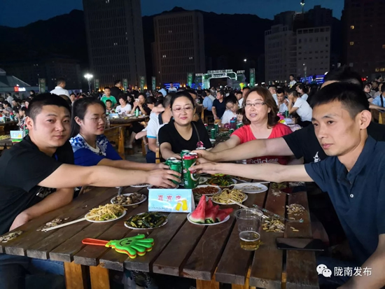 好嗨喲！隴南第一屆青島啤酒節(jié)開幕啦，為期8天