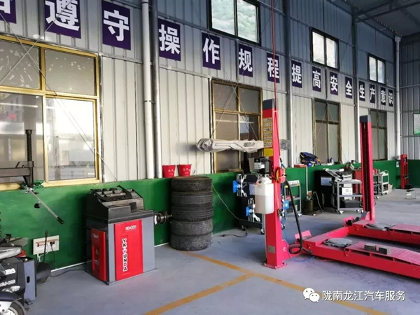 金錘鈑金，銀槍噴漆！龍江汽修值得信賴！