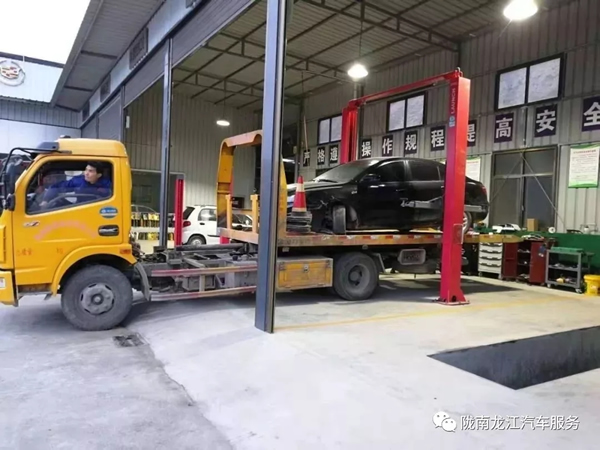 金錘鈑金，銀槍噴漆！龍江汽修值得信賴！