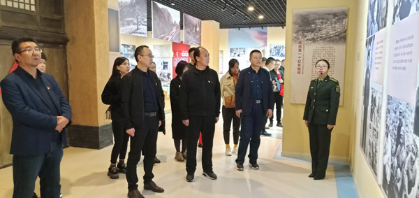 市龍江集團開展“不忘初心、牢記使命”主題黨日活動