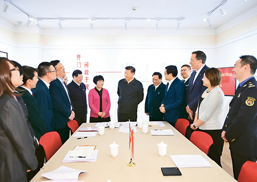 習(xí)近平：堅持、完善和發(fā)展中國特色社會主義國家制度 與法律制度